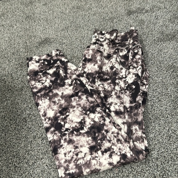 Athleta Joggers size Med NWOT - Picture 2 of 2